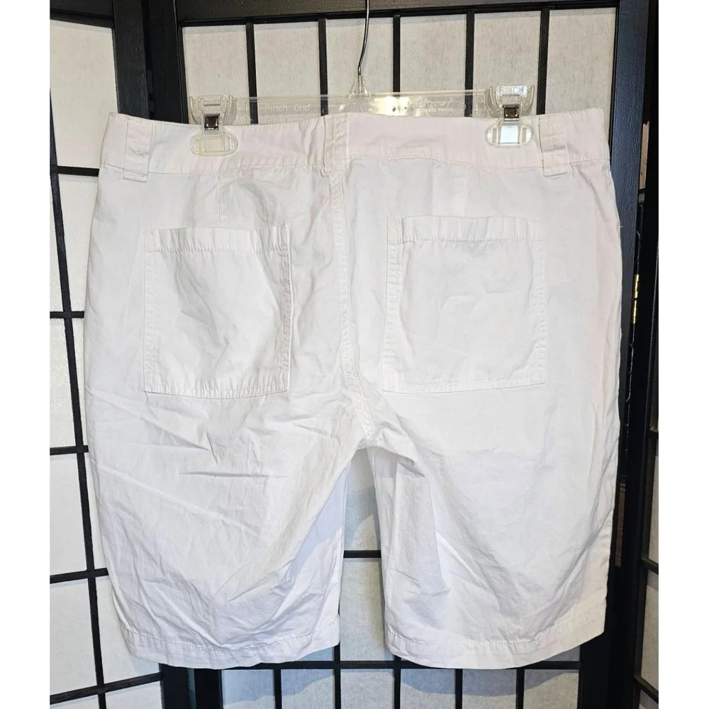 OLD NAVY Shorts‎ Womens Size 12 Bright White Lightweight Patch Pockets Casual